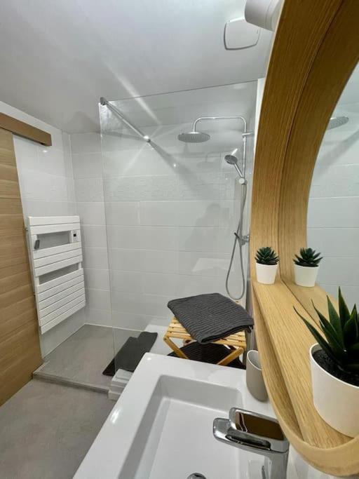 Joli Studio Cozy Tout Equipe Hyper Centre 생트 외부 사진